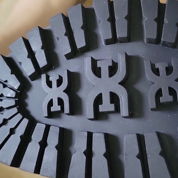 NEW SAM EDELMAN Lug Sole Goring Waterproof Laguna Round Toe Bootie Size 6 - Picture 8 of 12